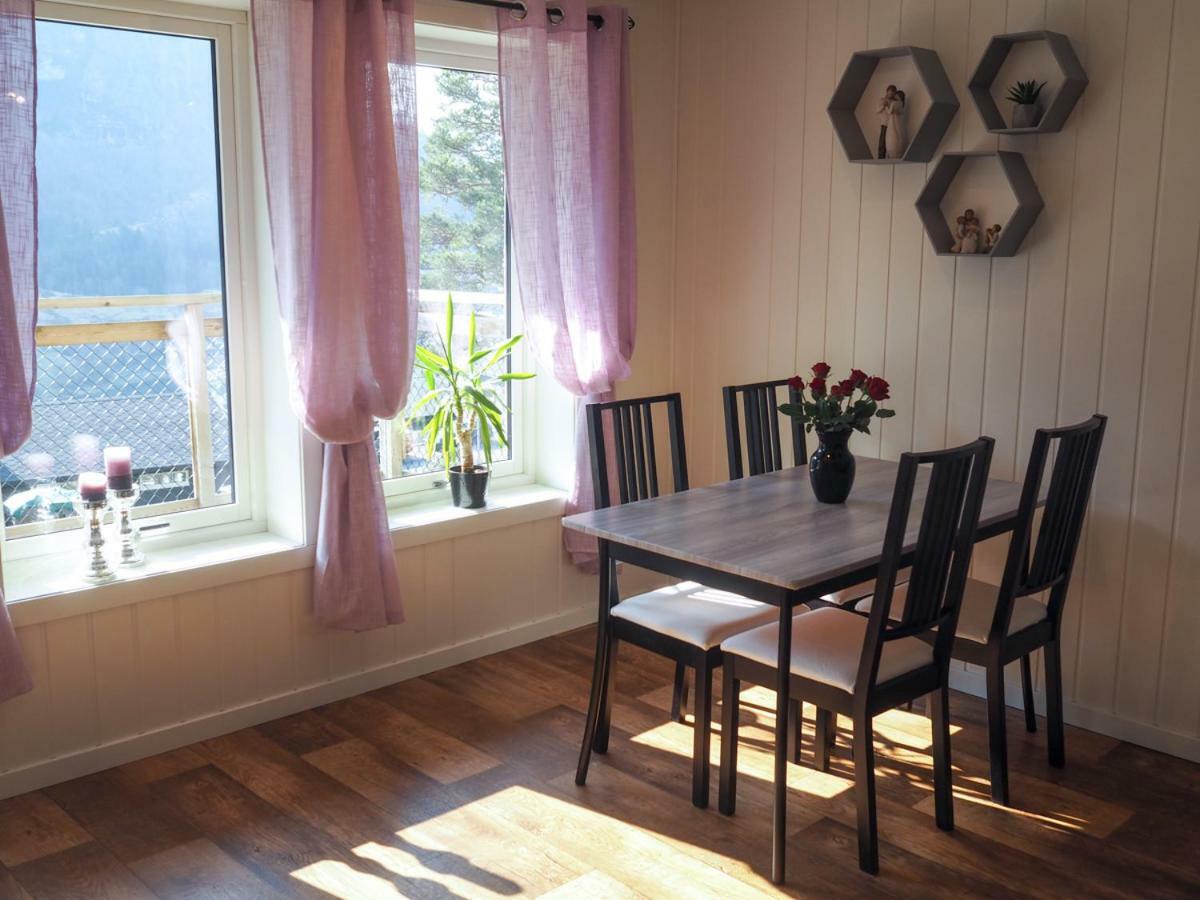 Stryn Stor Og Moderne Leilighet 외부 사진